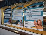 Trzy kolorowe plakaty informacyjne dotyczące hejtu