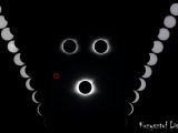 Zdjęcie przedstawia zaćmienie Słońca. Po lewej i prawej stronie dziewieć kul na czarnym tle. Pośrodku trzy okręgi.
